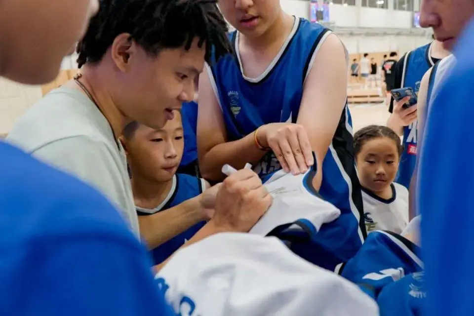 为什么篮球教练要不断改进训练方法_0